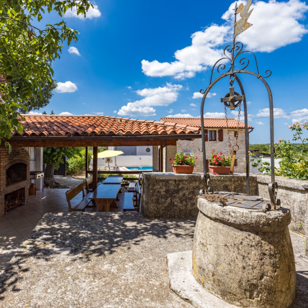 Villa Laura, Villa Laura Orihi s bazenom, Istra Orihi