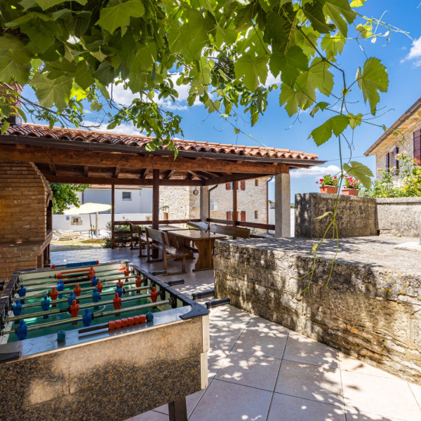 Villa Laura, Villa Laura Orihi s bazenom, Istra Orihi