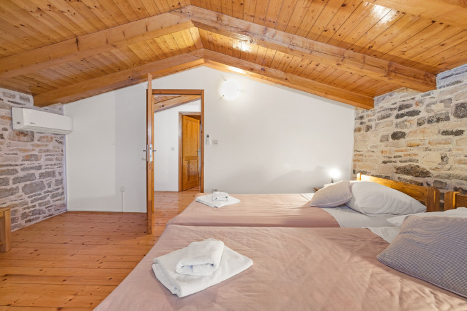 Kuća 1, Villa Laura Orihi s bazenom, Istra Orihi